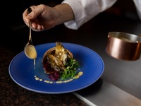 玄界灘産活き鮑と九州厳選黒毛和牛ステーキコース