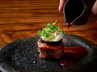 Iron Bay Set Menu（5品コース）＋乾杯グラスシャンパン付