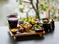 Kyoto Rice Bowl Five-Type Tasting Set ~Spring Fields and Sea Foods Hanami Nabe~ (Spring ver./March 1, 2026~)