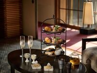 [Weekends and Holidays: Seasonal Afternoon Tea] Sencha from all over Kyushu, Ronnefeldt black tea, seasonal Japanese sweets, fruit tarts, and more