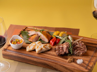 【Official WEB only Special Offer】＜Weekdays＞Lunch Buffet with a Choice of Main Dish