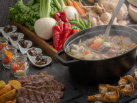 3月【土日祝/大人】鉄板焼きビーフステーキと彩り九州ランチ&デザートビュッフェ +アルコール飲み放題付き