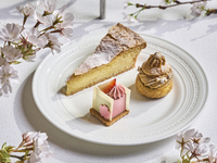 Sakura and Strawberry Royale〈Signature Afternoon Tea〉