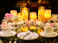 ＜平日＞『キャンドルシート窓際席確約・桜色のストロベリーアフタヌーンティー』 スイーツでお花見気分！～桜といちごが奏でる心ときめくひとときを～　マリアージュフレールもお替り自由