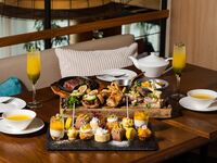 [Weekdays: Meat x Afternoon Tea] 3 types of meat including Wagyu beef, dessert + free drinks (Special offer for entry after 2 PM)