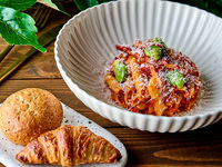 5/1～【ランチ】野菜たっぷり！人気のデザート含むサラダブッフェランチ〈メイン：選べるパスタ〉