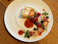 充满爱意的令人心跳加速的草莓千层酥