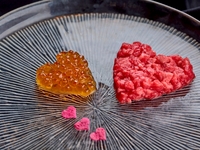 【우시미츠 반짝임(반짝반짝) 코스】오늘은 고기의 날! 그런 날에 즐길 수 있는 코스를 준비했습니다. 와규의 유케 상품을 시작으로 구애된 양념으로 드실 수 있는 엄선 야키니쿠 9종 준비!