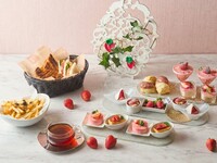 【Weekend Only】Spring Limited: Strawberry-Themed Luxury Afternoon Tea + Champagne Toast & 2-Hour Cafe Free ~Entry by 12:00~