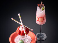 「紅ほっぺ」と桜のパフェ & 桜のカクテルのデザートセット（90分制）