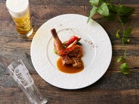 【ビアガーデン2026】前菜5種、メインの2品コース＋スパークリング含むフリードリンク