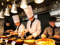 【インスタ・平日】ディナー！夜にはローストビーフ、握りたてお寿司、揚げたての天麩羅が登場！