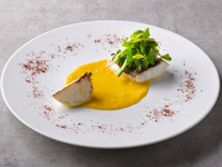 [Weekends and Holidays Living Lunch] A luxurious prix fixe course with a choice of 5 dishes from appetizer to dessert