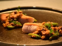 Lunch buffet with a choice of main course [Saturdays, Sundays, and holidays in April and May]