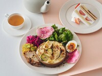 【デザート＆ドリンク付きのスペシャルランチ】ベビーホタテと芽キャベツ、新玉ねぎのホワイトジンジャーグラタン