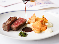 [午餐]開胃菜+主餐+甜點+餐後飲品