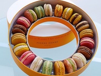 [TAKEOUT-PIERRE HERMÉ PARIS-Macarons] Assortment of 20 macaroons 9,558 yen