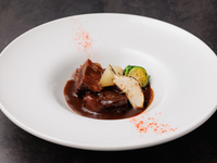 【4/1～5/29】国産牛バラ肉のシチュー　大阪産（もん）野菜添え