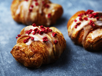 [TAKEOUT-PIERRE HERMÉ PARIS-Viennoiserie] Croissant Ispahan