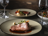 【Special Dinner】国産サーロイングリル×旬菜を楽しむ特別な日を彩るプレミアムディナー