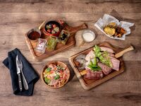 【ランチビアテラス】牧草牛ハラミ肉含むミートコンボ等8品＆フリードリンク120分