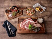 【午餐啤酒露台】7道菜式，包含肉类套餐（含250克国产带骨牛肋排）+ 120分钟免费畅饮