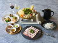 【환송 영회! 무가타 냄비] 야키니쿠 × 샤브샤브 냄비를 함께 맛볼 수있는 하이브리트 냄비 코스