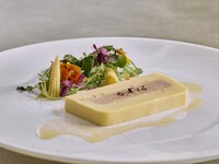 <Seasonal Flavors x Gourmand> A truly satisfying course featuring seasonal vegetable appetizers, fish dishes, and Japanese Black Wagyu beef fillet, all the way to dessert!