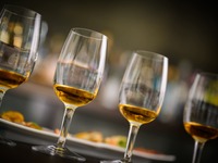 【シングルモルトウイスキー】＜選べる飲み比べセット＞ 5種類のウイスキー・フィンガーフード付き