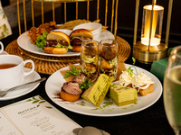 オフィシャルWeb限定最安値【抹茶のナイトアフタヌーンティ】和を感じる3段スタンド＆カフェフリー（滞在無制限）