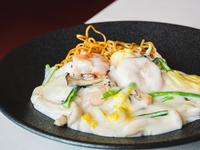 【4月のランチ】海老とキノコのクリームあんかけ焼きそば