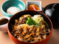 [Shiraoi Wagyu Beef Sukiyaki Rice Bowl with Poached Egg] Includes salad, dessert, soup, and coffee buffet