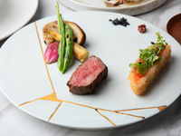 [Lunch Course] 4 kinds of appetizers and two main courses: grilled beef rib and rare salmon cutlet