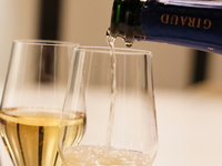 Limited Quantity: For groups of 6 or more, a bottle of Champagne (choice of BLANC or ROSÉ) is included. Reservations for the wagon a la carte menu are limited to groups of 6 or more.