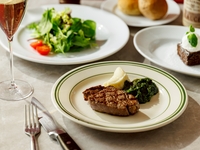 [MITTAGESSEN nur von Januar bis Februar erhältlich] Filet-Mignon-Steak-Menü ◇ 5 Gänge inklusive Salat und Dessert des Tages + Getränke nach Wahl