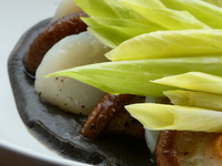 北海道扇貝、香菇、baba ghanoush 和 urui（一種野菜）。