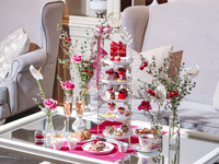 ③ Includes a sparkling wine for a toast