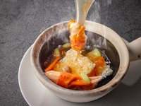 A dinner course to enjoy with all five senses