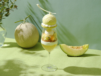 平日：「メロンパフェ」セイボリー&ドリンク2杯