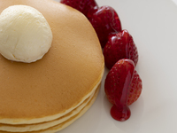  【4月～・Web予約・平日限定】パンケーキとカフェのティータイムおすすめセット［14:00～16:30］