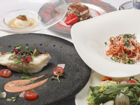 【LUNCH / 土日・祝日限定】カジュアルランチコース <4月>　◇ 週末に楽しむ、選べるカジュアルランチ ◇