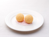 ﾃｲｸｱｳﾄ89.胡麻団子2個～