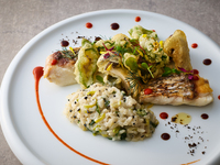 京都産お魚とトリュフのリゾット 京都産お野菜となま麩のベニエ添え（スープ・サラダ・パン・コーヒーまたは紅茶付）