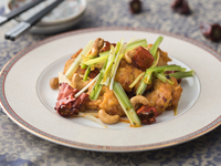 鶏肉とカシューナッツの朝天唐辛子炒め