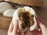 東天紅特製肉万頭