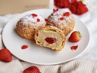 【テイクアウト】紅茶とバラのシュークリーム