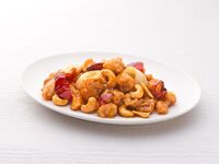 【アラカルト】41.鶏肉とカシューナッツの四川唐辛子炒め　中盆