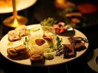 [In-store seating] Assortment of 5 appetizers + à la carte (Please choose additional items on the day)