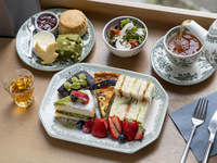 KIKI's Afternoon Tea Set -Umeda Style- [Strawberry Thief in the Fresh Greenery] (15:30-16:50)
