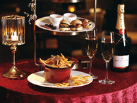 【ニューヨーク ナイトアフタヌーンティー】スイーツ4種＆セイボリー4種＆贅沢ポテトフライ アルコールフリーフロー（2時間）